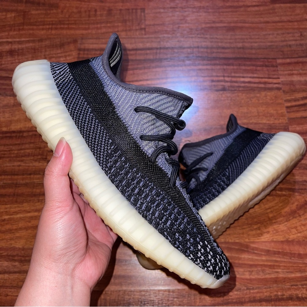 Yeezy Boost 350 V2 ‘Carbon’ or ‘Asriel’